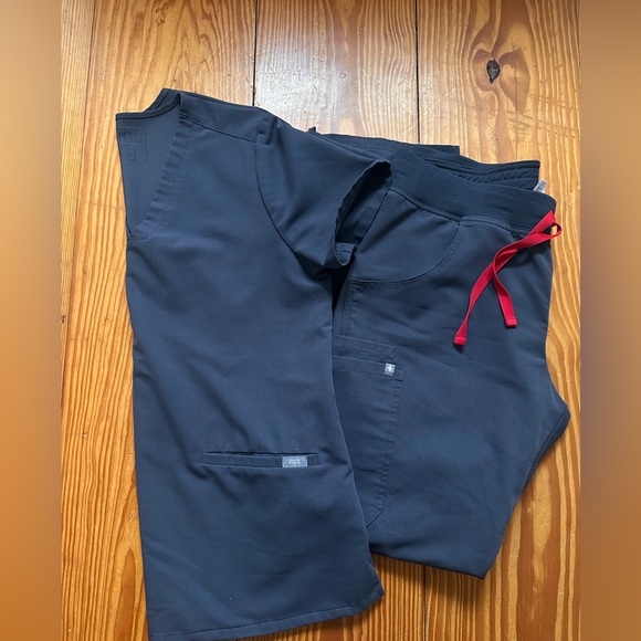 Figs Scrub Set - Picture 3 of 5